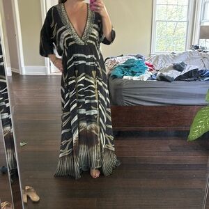 Silk Camilla Black and White Plunge Maxi Sundress. EUC, sz small (runs large)